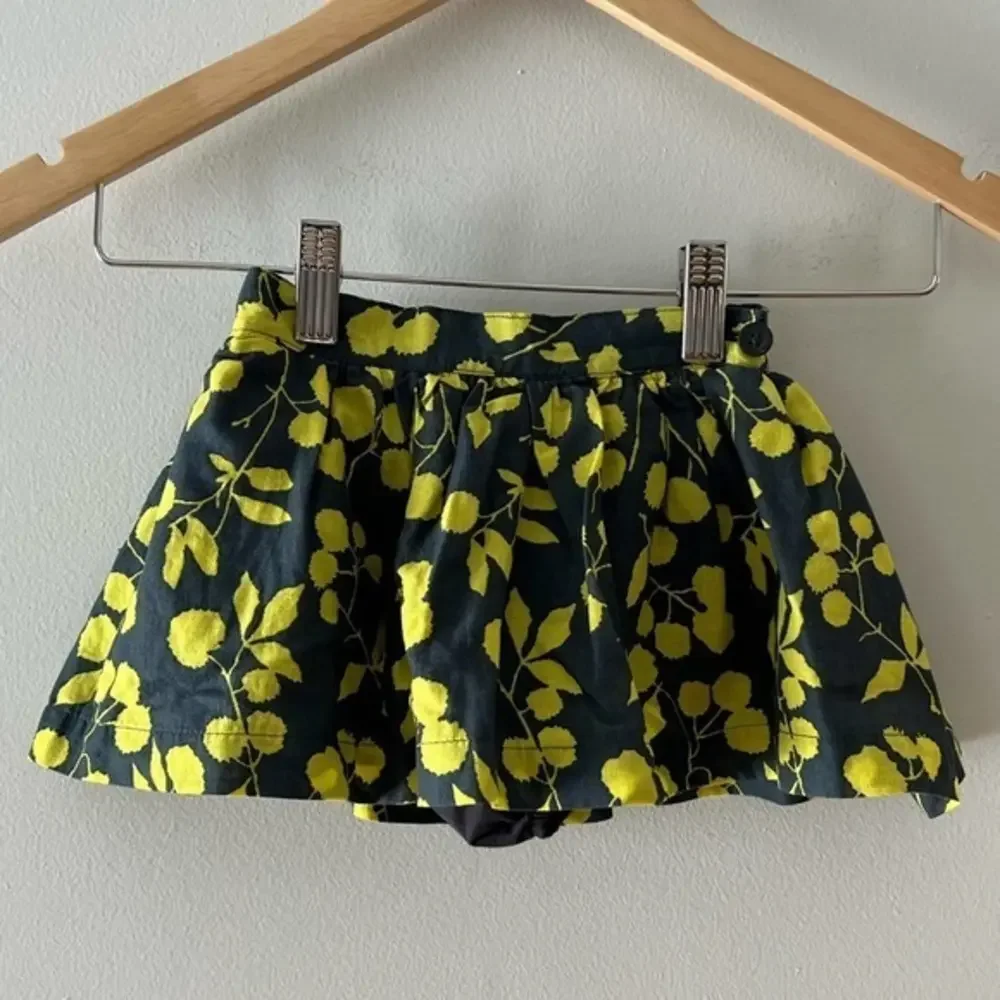 NWT - Baby Gap‎ floral skirt, size 12-18 months, BABYGAP